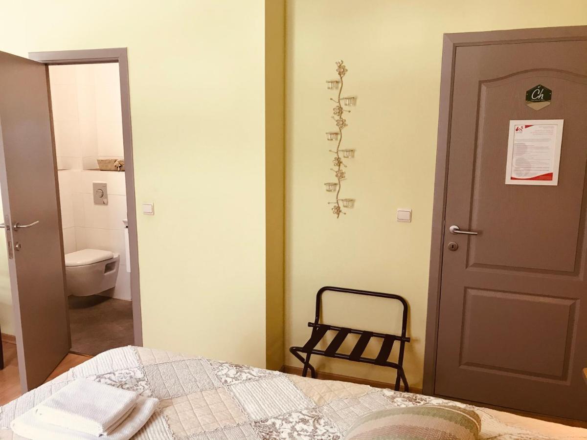 ורס סור-סמואה Taos B&B מראה חיצוני תמונה