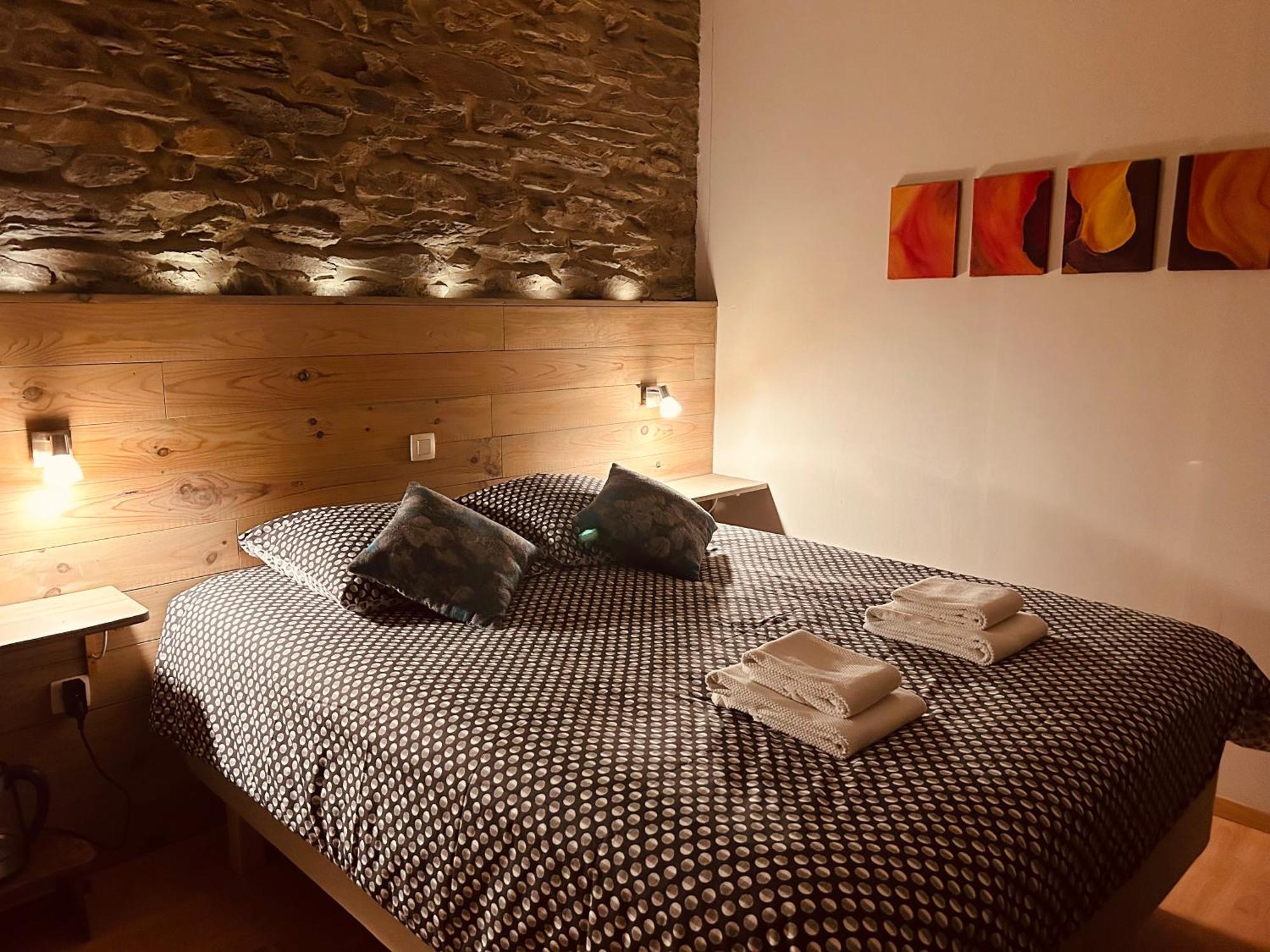 ורס סור-סמואה Taos B&B מראה חיצוני תמונה